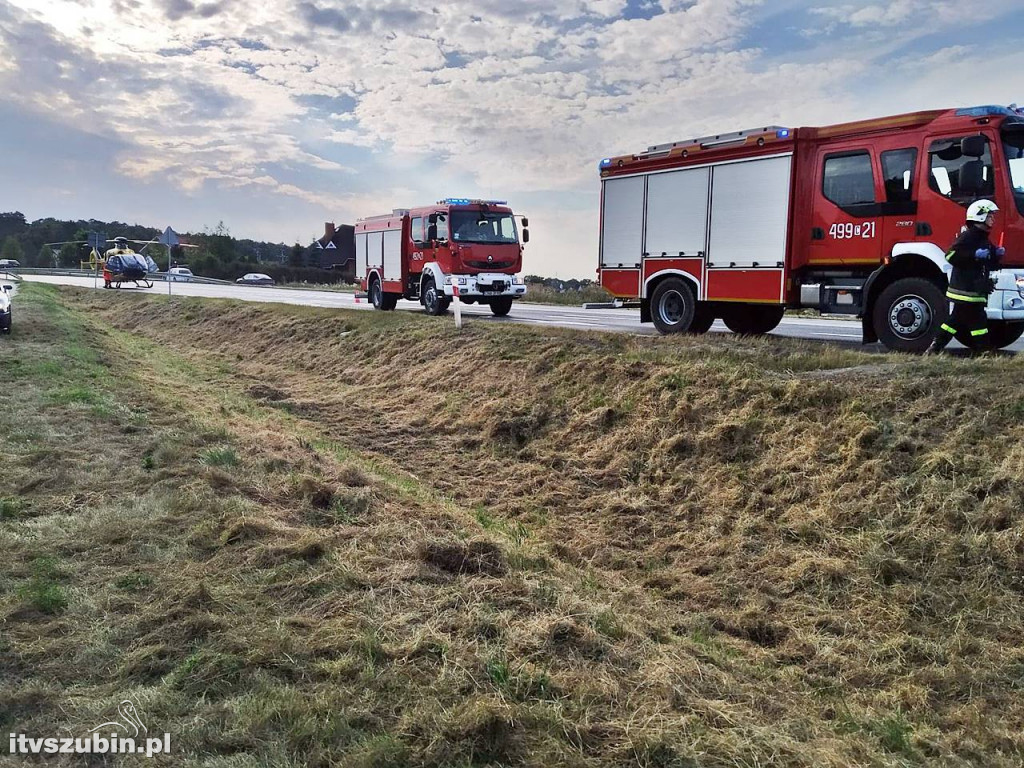 Zderzenie busa z samochodem osobowym