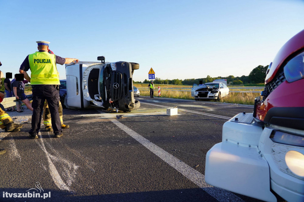 Zderzenie trzech samochodów na odcinku S-5