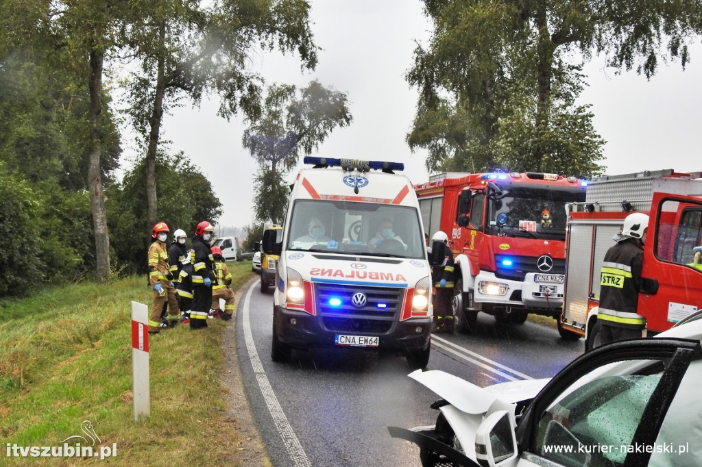 Groźny wypadek dwóch osobówek pod Wieszkami.