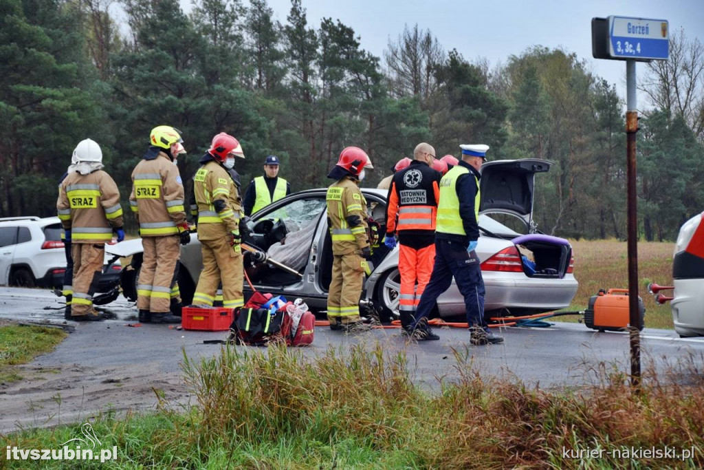 Zderzenie dwóch samochodów w Gorzeniu. Trzy osoby w szpitalu