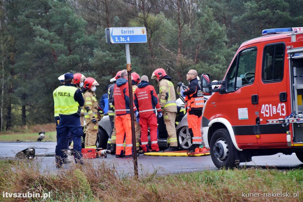 Zderzenie dwóch samochodów w Gorzeniu. Trzy osoby w szpitalu