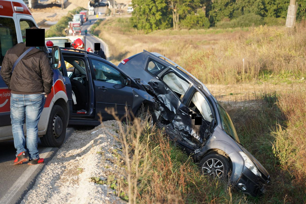 Wypadek drogowy z udziałem 4. osobówek