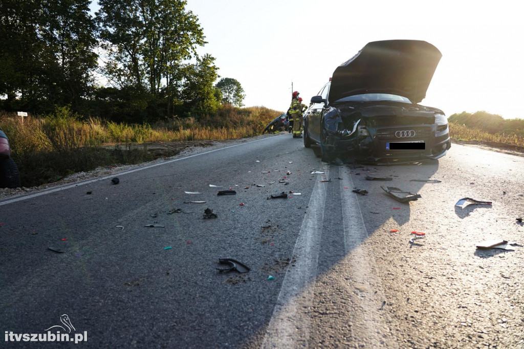Wypadek drogowy z udziałem 4. osobówek