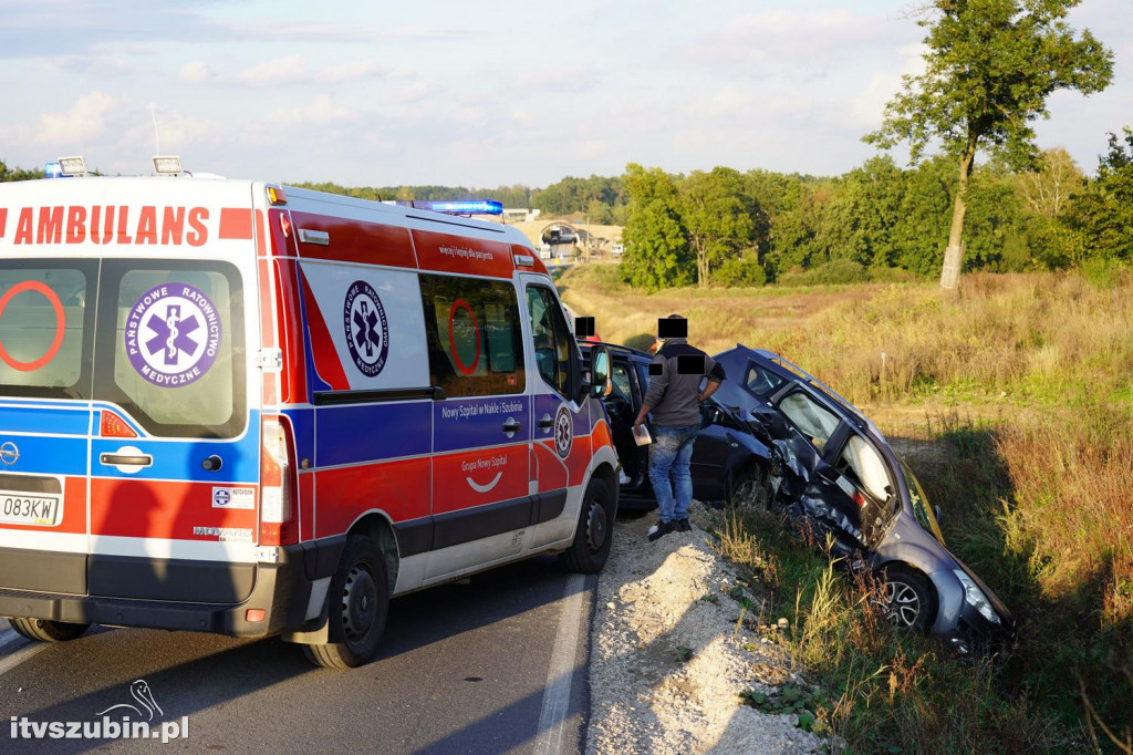 Wypadek drogowy z udziałem 4. osobówek