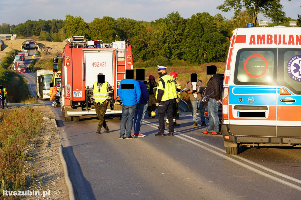 Wypadek drogowy z udziałem 4. osobówek