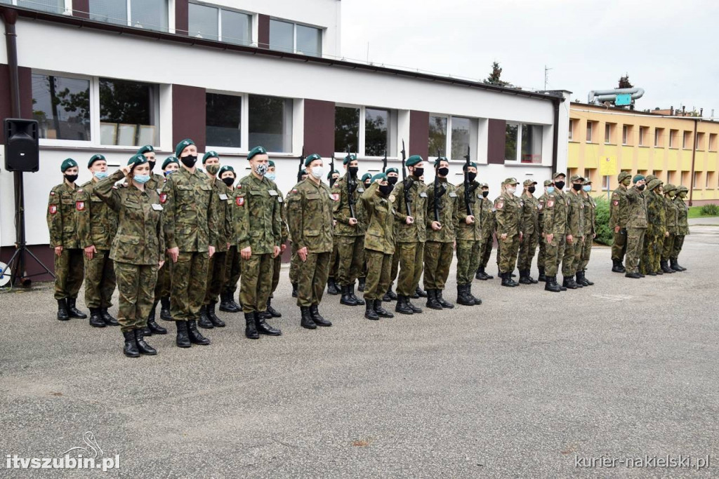 Ślubowanie i przysięga I klasy Technikum Zespołu Szkół w Szubinie