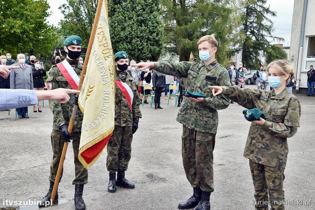 Ślubowanie i przysięga I klasy Technikum Zespołu Szkół w Szubinie