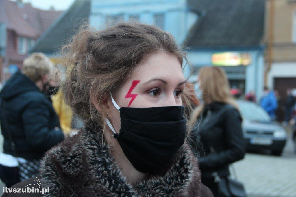 Szubińska manifestacja i przemarsz ulicami miasta