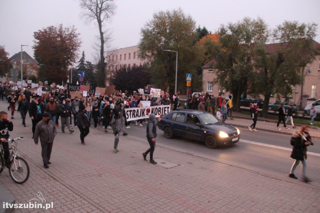 Szubińska manifestacja i przemarsz ulicami miasta