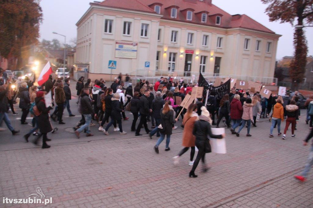 Szubińska manifestacja i przemarsz ulicami miasta