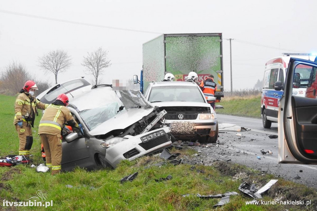 Groźny wypadek pod Wieszkami. Cztery osoby w szpitalu