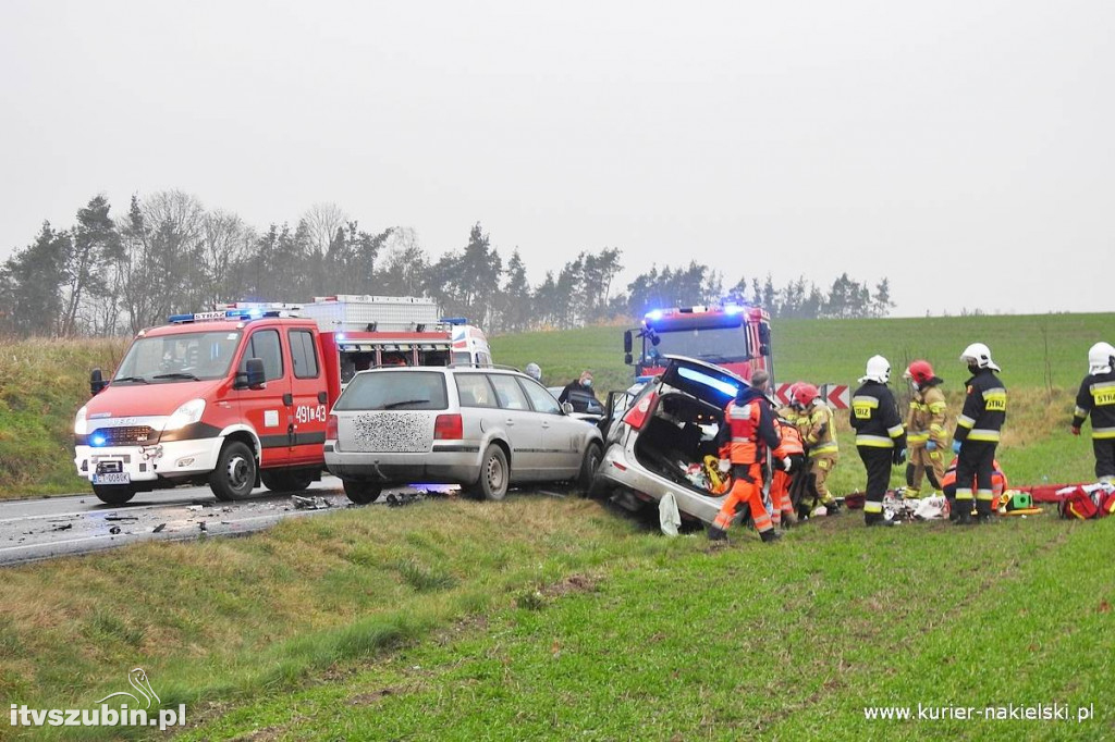 Groźny wypadek pod Wieszkami. Cztery osoby w szpitalu