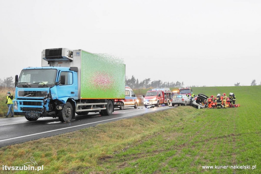 Groźny wypadek pod Wieszkami. Cztery osoby w szpitalu