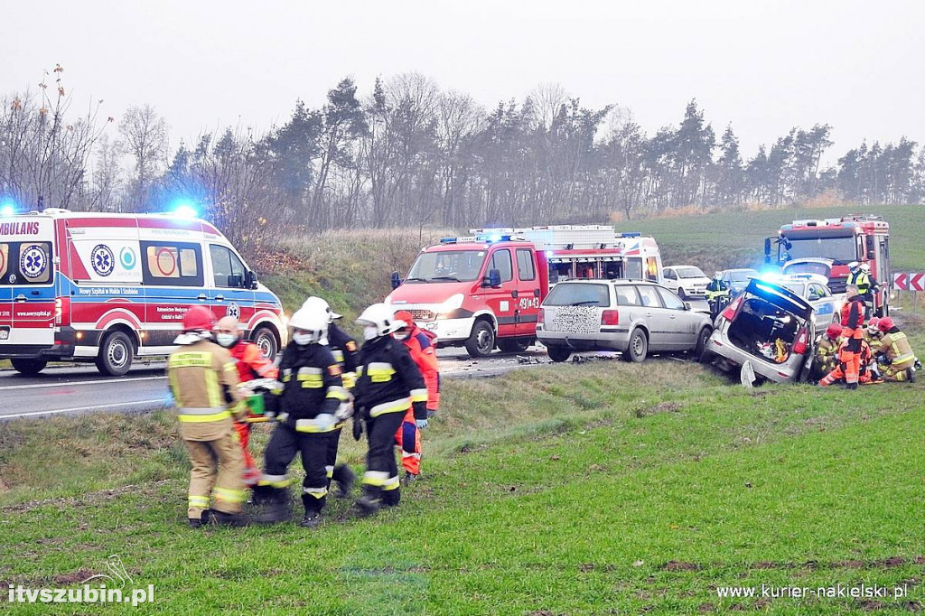 Groźny wypadek pod Wieszkami. Cztery osoby w szpitalu