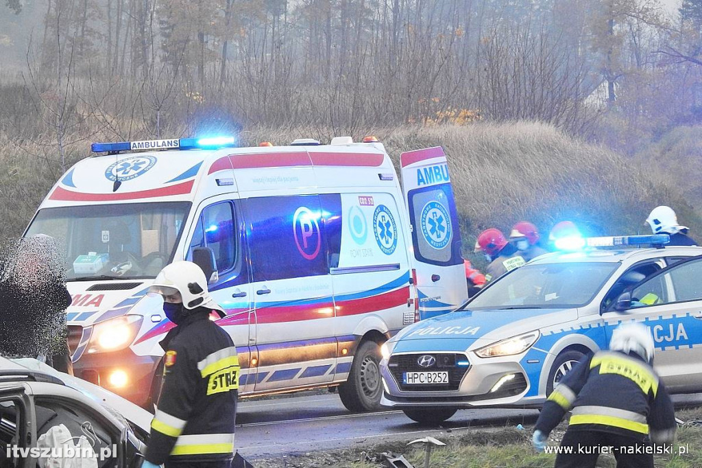 Groźny wypadek pod Wieszkami. Cztery osoby w szpitalu