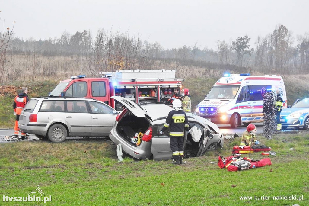 Groźny wypadek pod Wieszkami. Cztery osoby w szpitalu