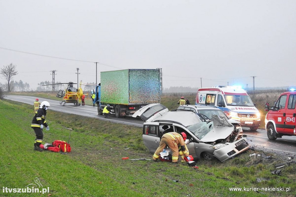 Groźny wypadek pod Wieszkami. Cztery osoby w szpitalu