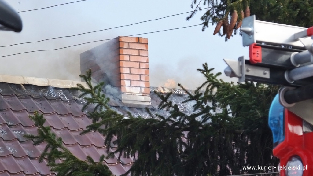 Pożar poddasza budynku jednorodzinnego w Występie