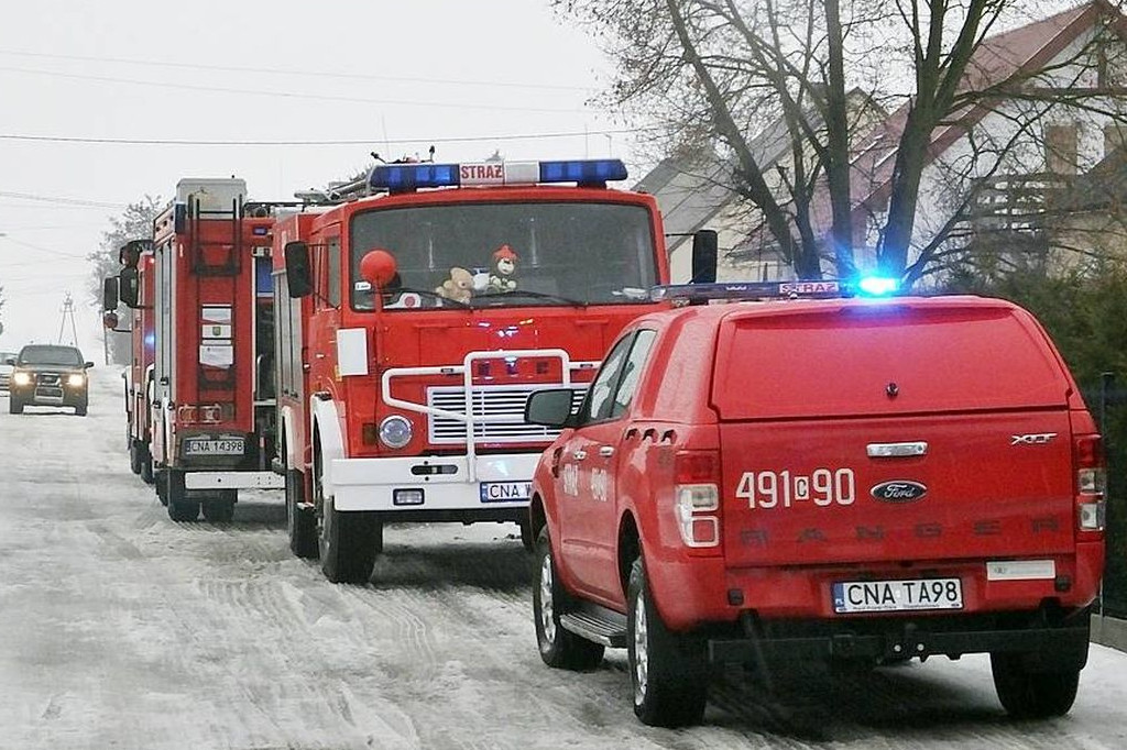 Pożar garażu w Sadkach i mieszkania w Nakle