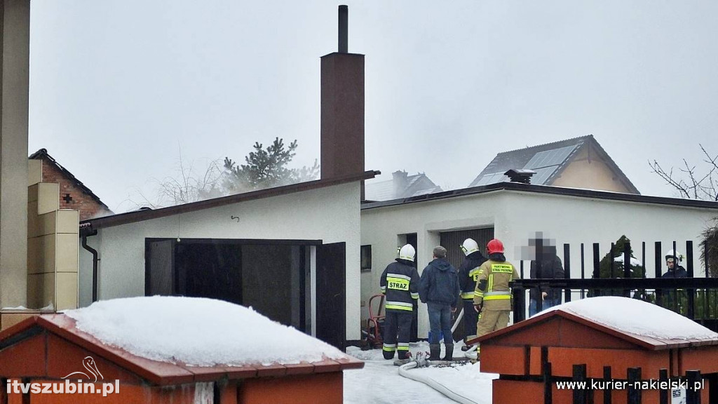 Pożar garażu w Sadkach i mieszkania w Nakle