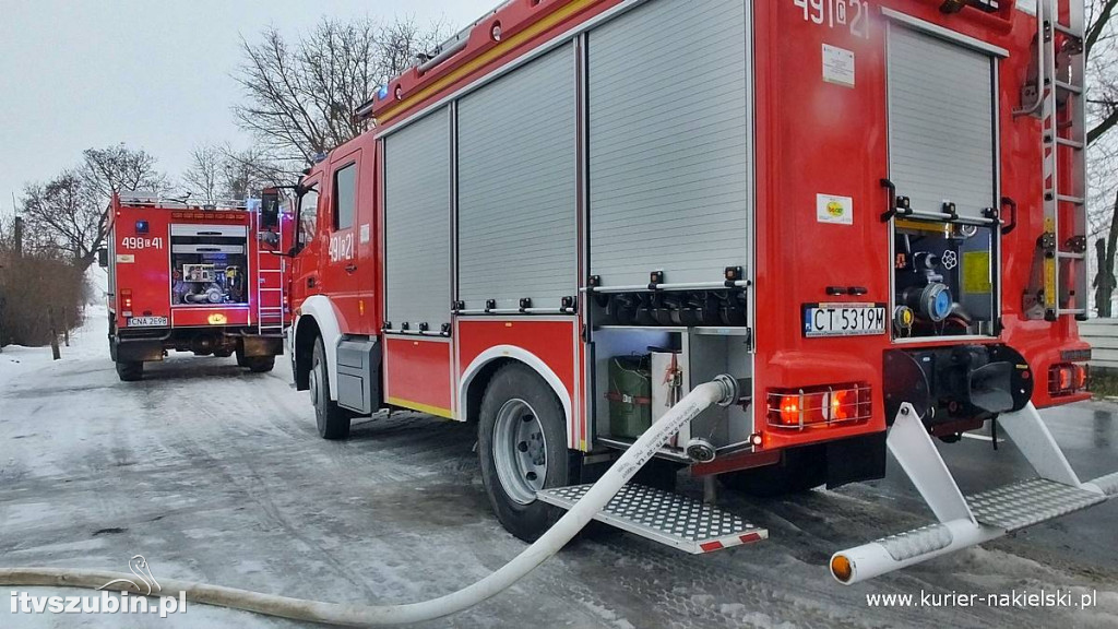 Pożar garażu w Sadkach i mieszkania w Nakle