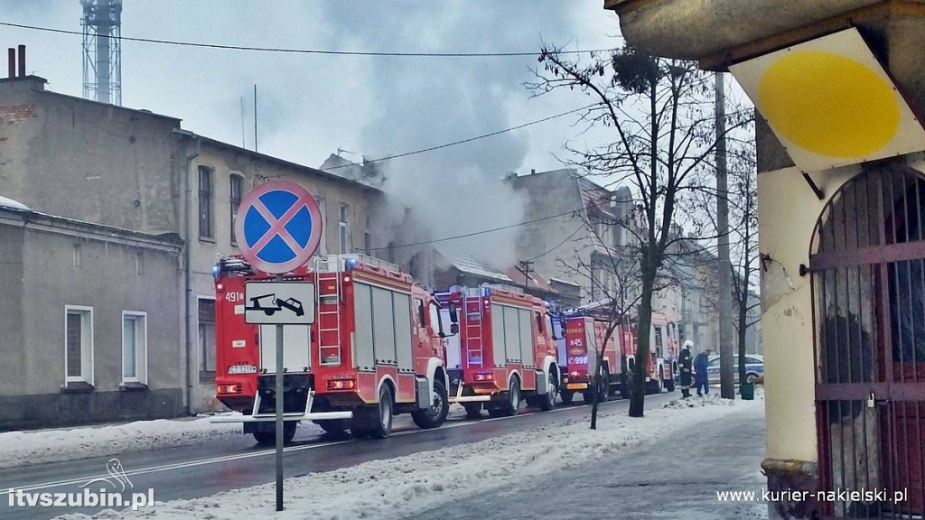 Pożar garażu w Sadkach i mieszkania w Nakle