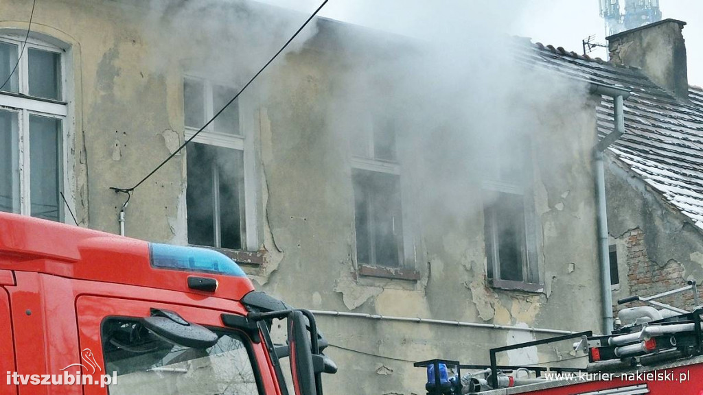Pożar garażu w Sadkach i mieszkania w Nakle