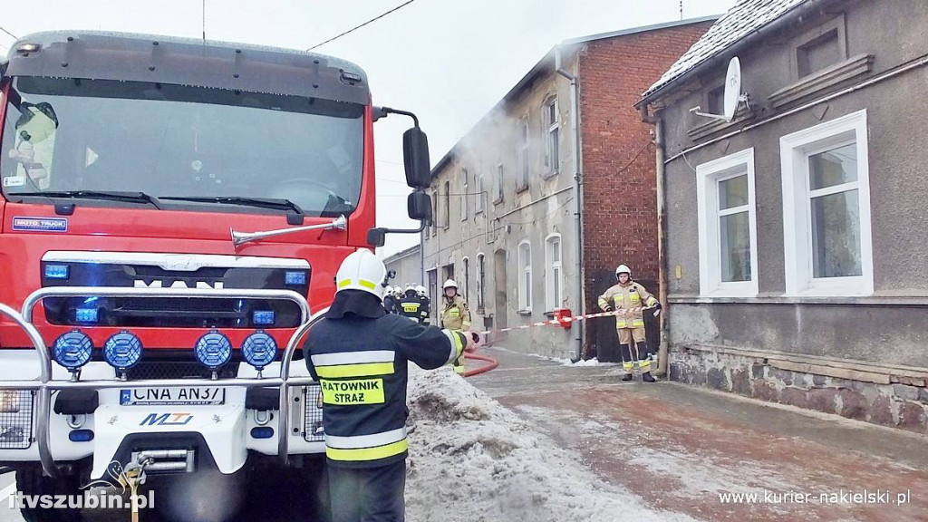 Pożar garażu w Sadkach i mieszkania w Nakle