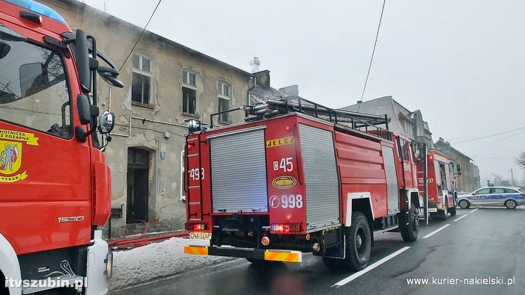 Pożar garażu w Sadkach i mieszkania w Nakle