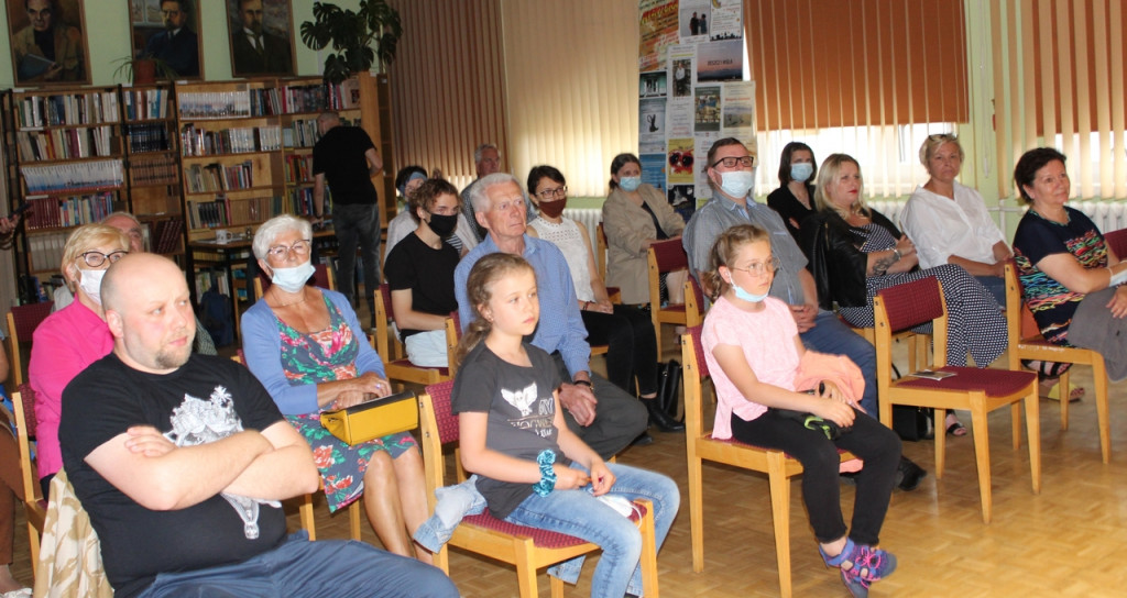 W krainie ludożerców. Spotkanie w szubińskiej bibliotece