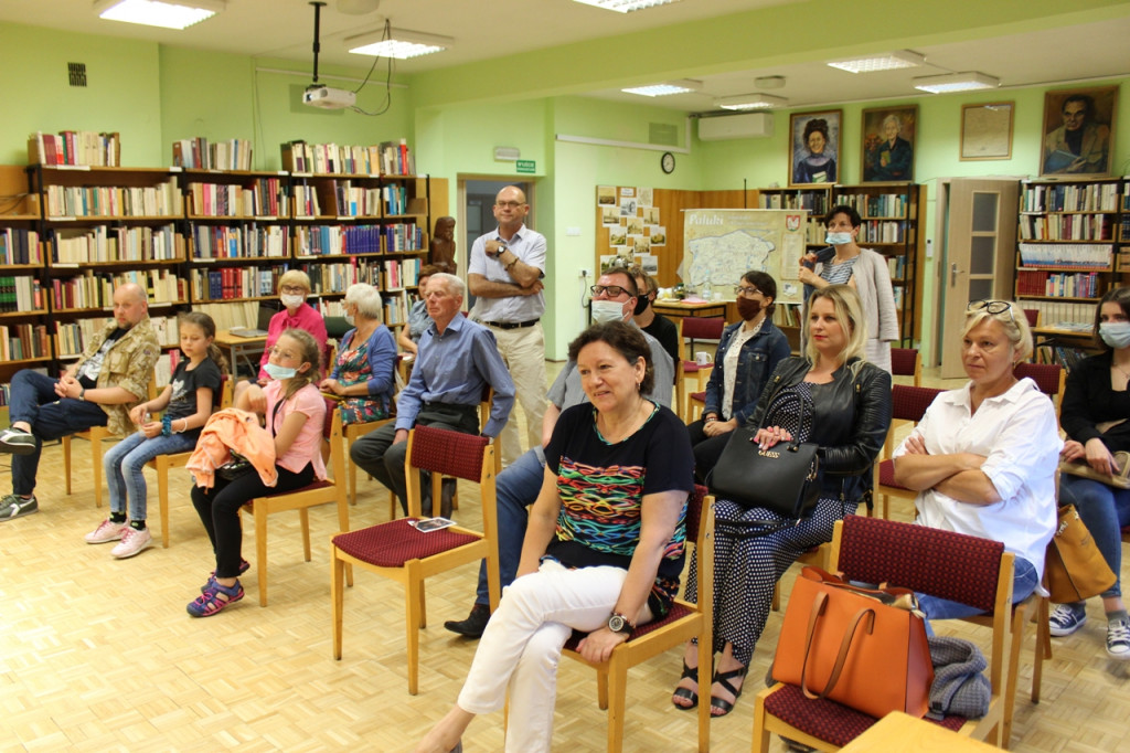 W krainie ludożerców. Spotkanie w szubińskiej bibliotece