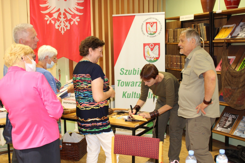 W krainie ludożerców. Spotkanie w szubińskiej bibliotece