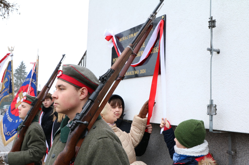 Odsłonięcie muralu w SP Rynarzewo