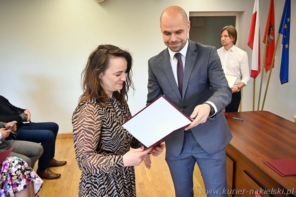 Radni Rady Powiatu Nakielskiego odebrali zaświadczenie o wyborze