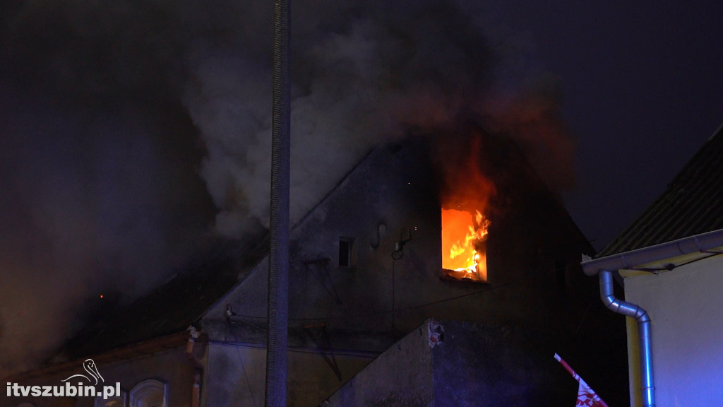 Tragiczny finał pożaru poddasza w Szubinie