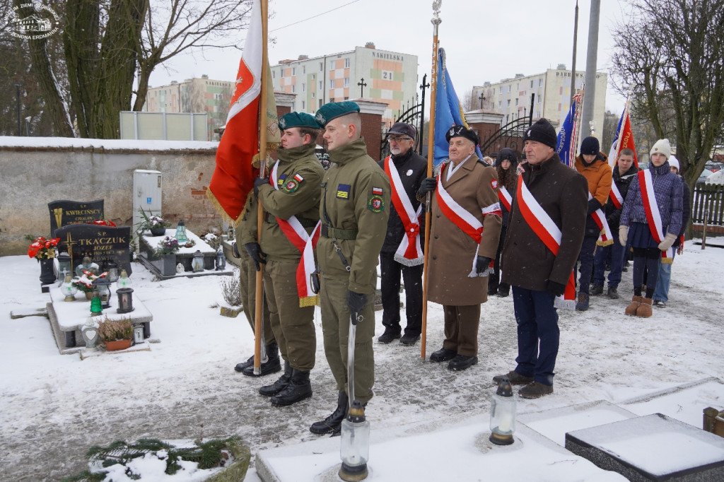 Cześć i chwała bohaterom!