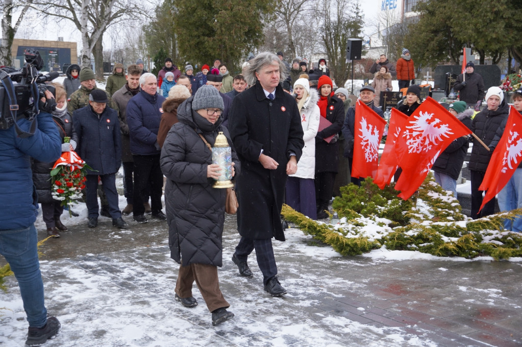 Cześć i chwała bohaterom!