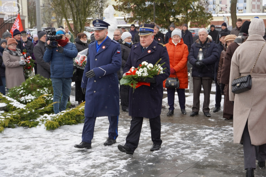 Cześć i chwała bohaterom!