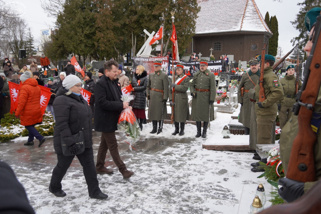 Cześć i chwała bohaterom!