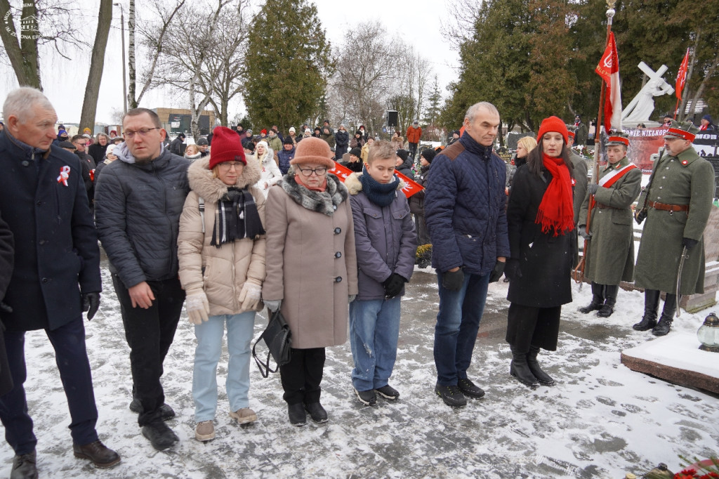 Cześć i chwała bohaterom!