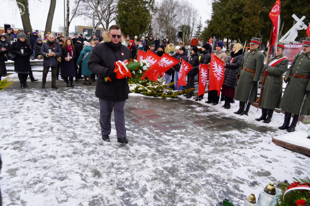 Cześć i chwała bohaterom!