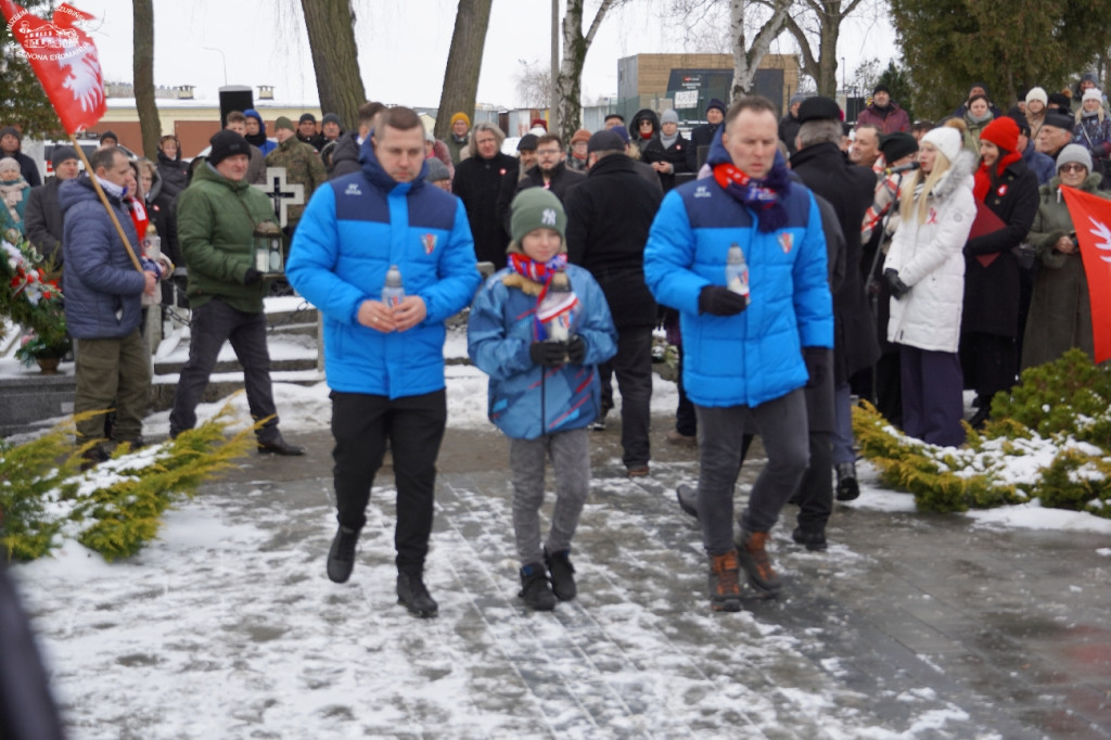 Cześć i chwała bohaterom!