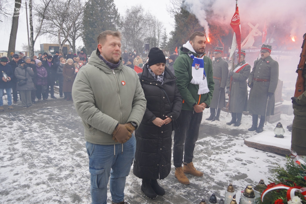 Cześć i chwała bohaterom!