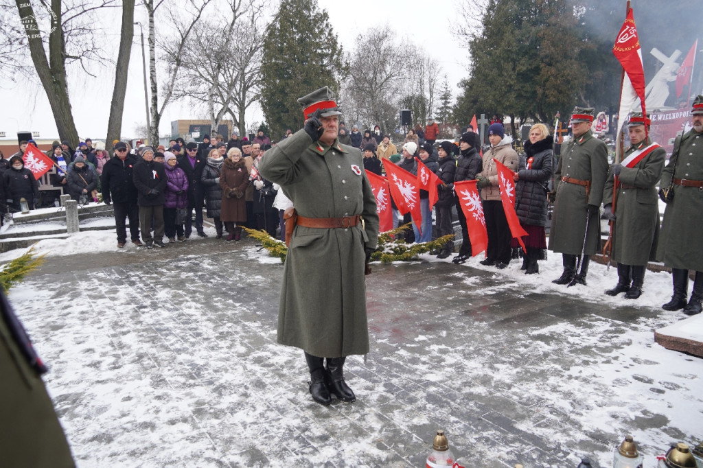 Cześć i chwała bohaterom!