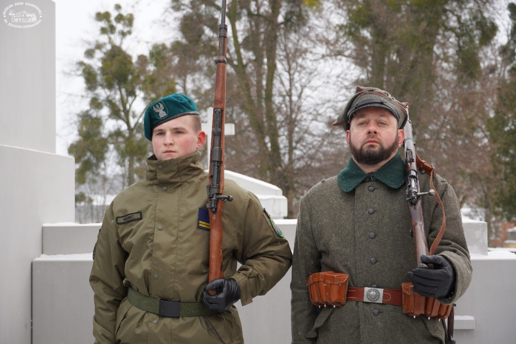 Cześć i chwała bohaterom!