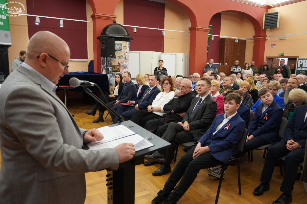 Cześć i chwała bohaterom!