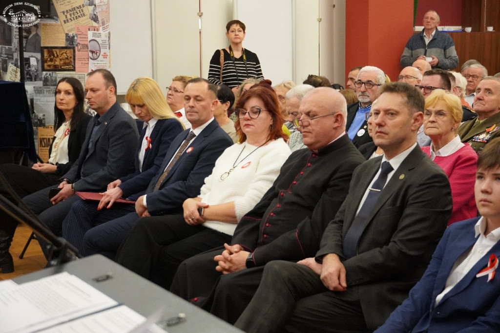 Cześć i chwała bohaterom!