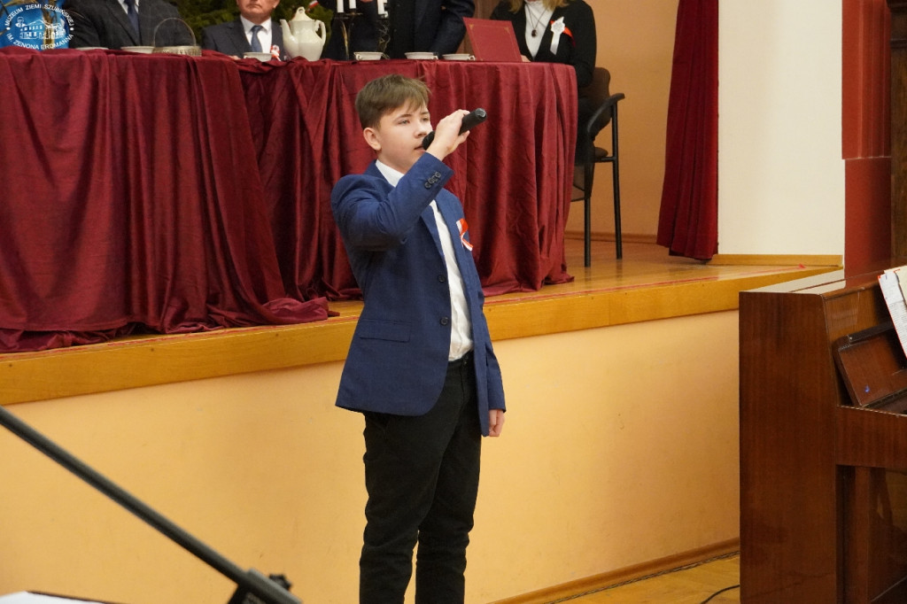 Cześć i chwała bohaterom!