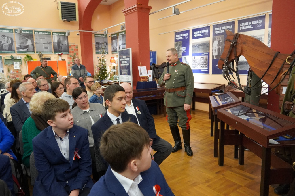 Cześć i chwała bohaterom!