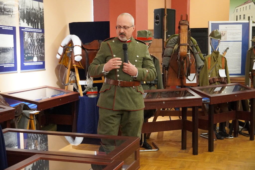 Cześć i chwała bohaterom!